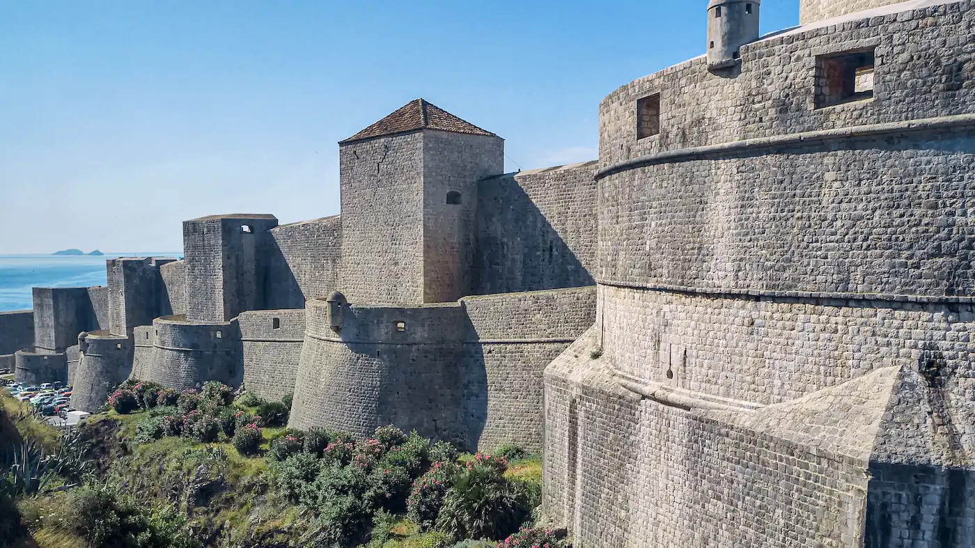 Dubrovnik City Walls Guide: Tickets, Entrances, Best Time & Visitor Tips